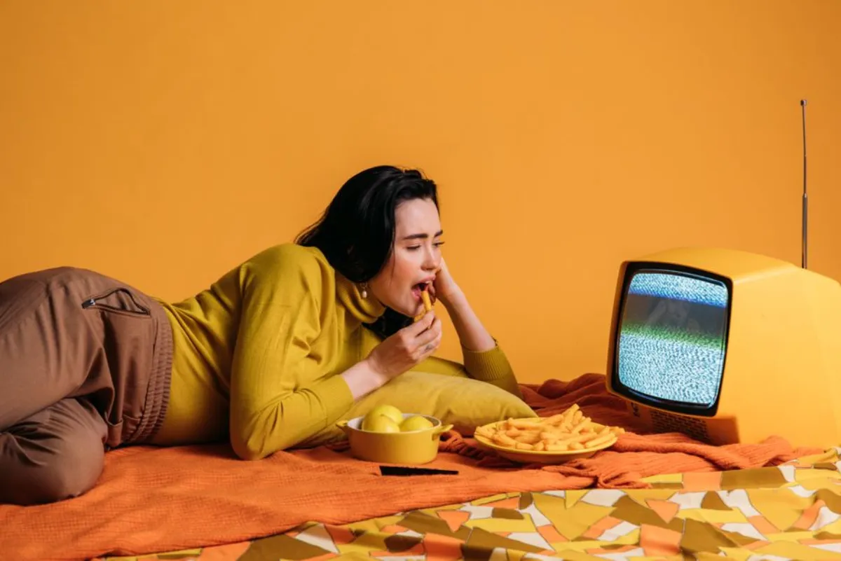 watch tv